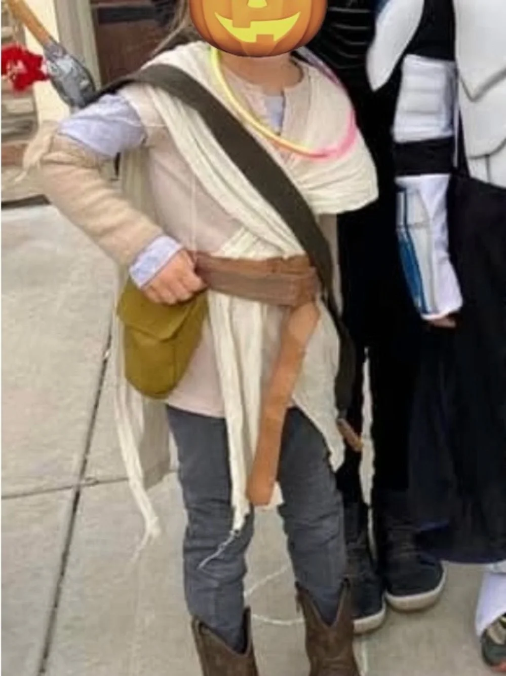 Star Wars Rey Costume (top only) Set in Cream & Tan Size 5/6 or up to 116 cm - Picture 3 of 3
